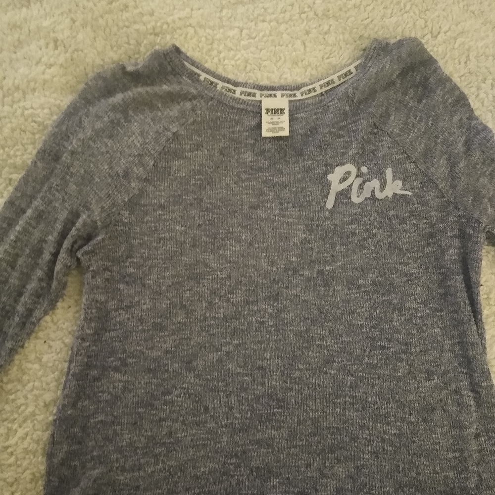 PINK sweater blue/white marled.